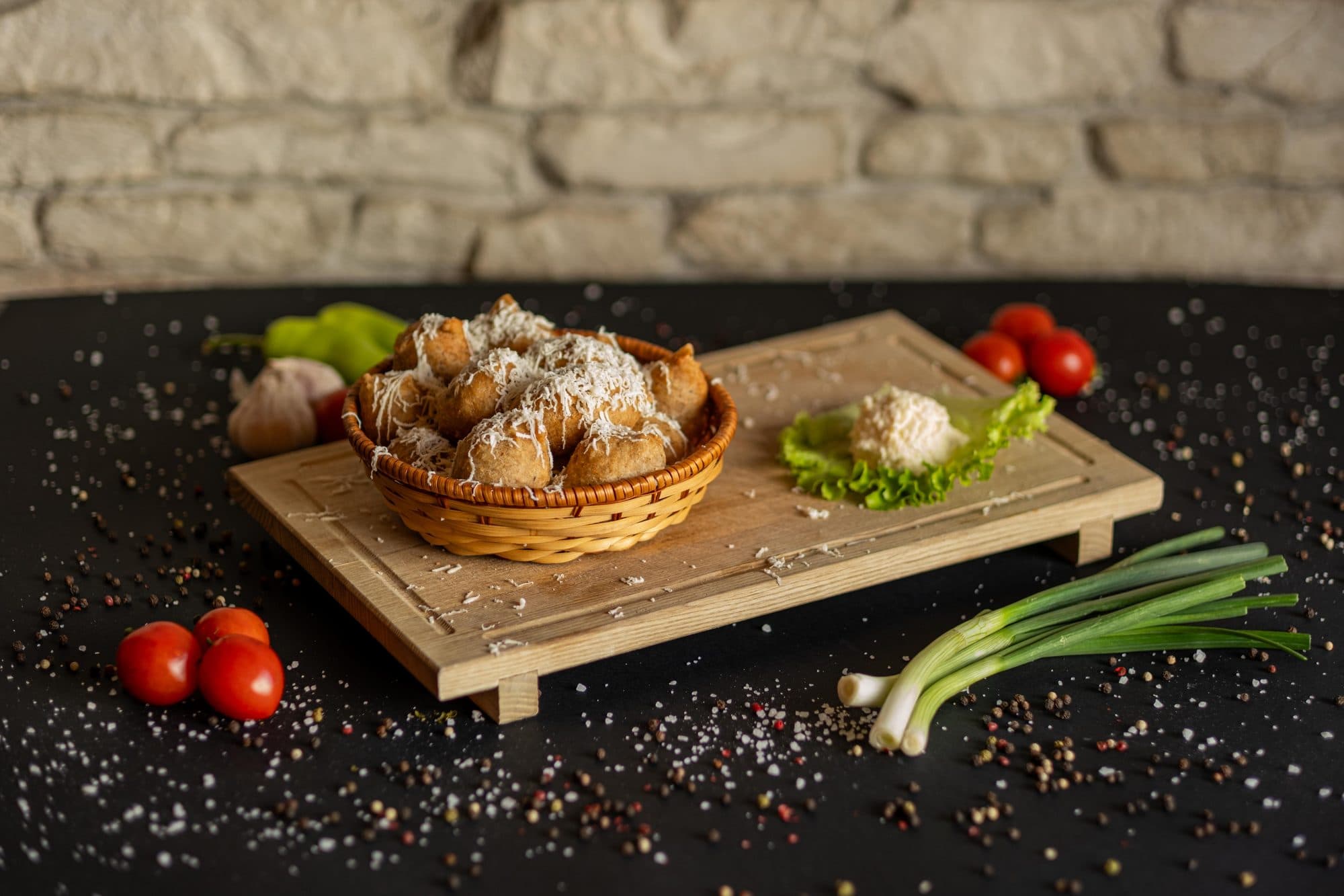 Uštipci sa kajmakom (12 kom, kajmak 50 gr)
